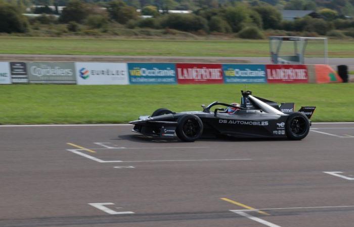 DS Automobiles teste sa nouvelle Formula E sur le circuit Paul-Armagnac avant le Championnat du Monde