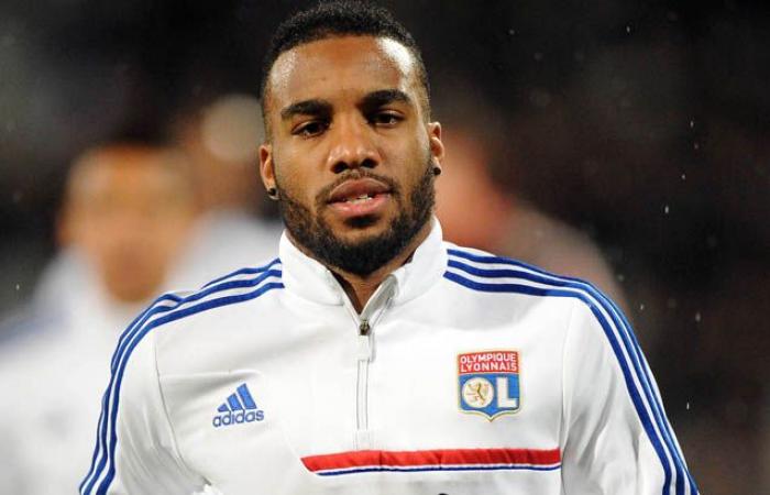 Ce fut une nuit difficile pour Lacazette !