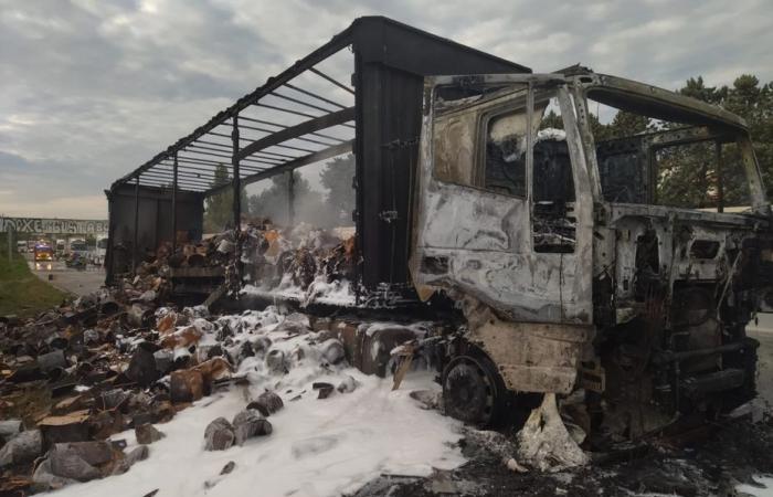 Un camion en feu sur la route nationale 113, la route fermée longtemps entre Salon et Nîmes