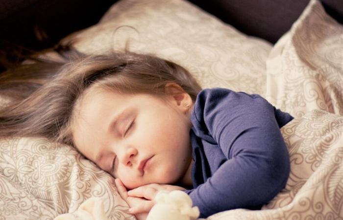 Les heures de coucher tardives et le manque de sommeil peuvent endommager le cerveau des enfants