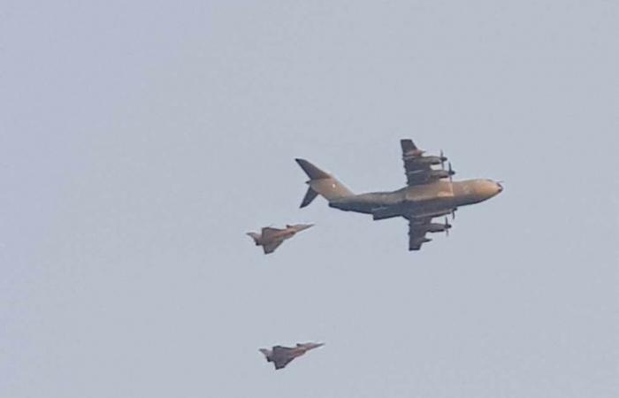 un gros avion et deux Rafale volant à très basse altitude, que s’est-il passé