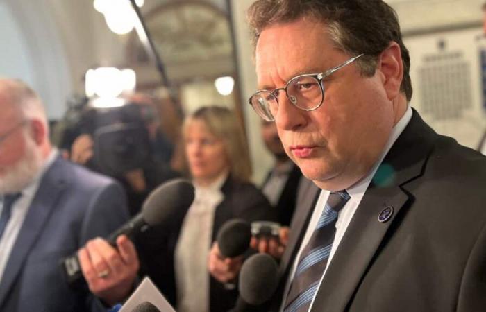 Québec envisage de payer des stages en enseignement