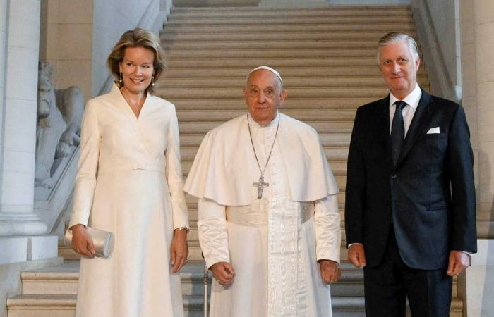 Le roi Philippe et la reine Mathilde ouvrent les portes de leur château au pape François