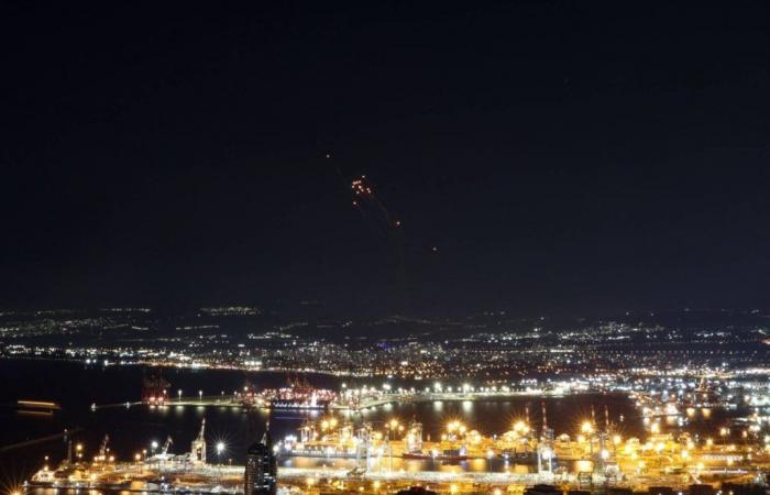 Le Hezbollah bombarde Safad lors de sa première attaque après avoir ciblé son fief de Beyrouth