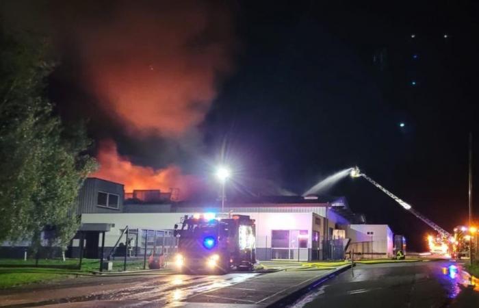 VIDÉO – l’usine Galvanoplast de Lorscourt ravagée par un incendie