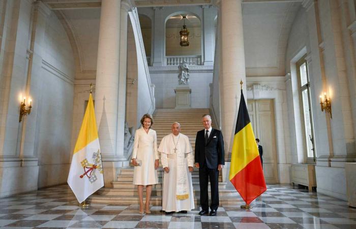 Le roi Philippe et la reine Mathilde ouvrent les portes de leur château au pape François