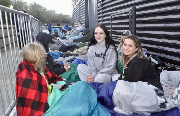 trois jours de camping pour voir leur idole de près