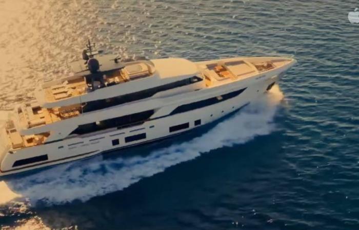 Carlos Ghosn doit remettre son yacht, et 32 ​​millions