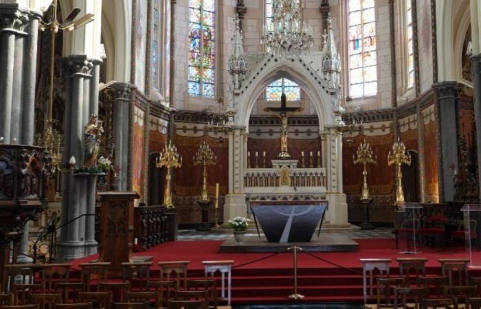 deux lingots d’or placés dans une église par un anonyme pour financer sa restauration : Actualités