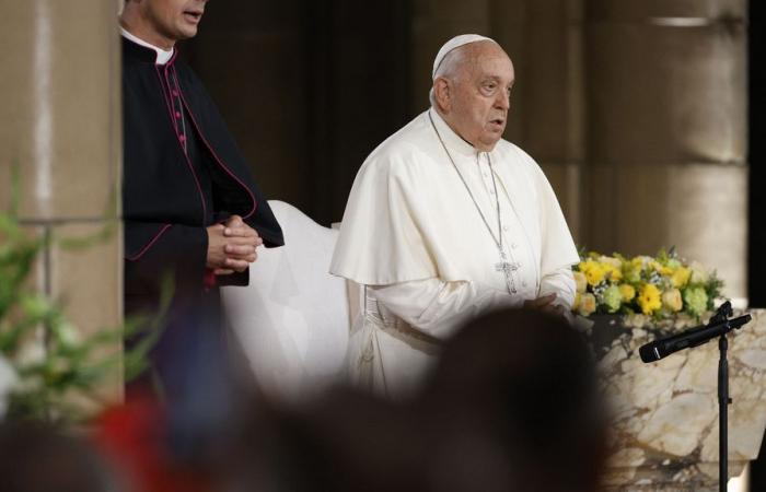 A Bruxelles, le pape François rend une visite surprise aux sans-abri et sans-papiers