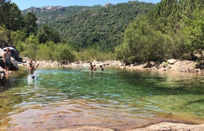 38 photos qui prouvent que la Corse est l’île la plus laide du monde