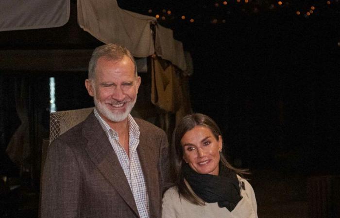 Le roi Felipe et la reine Letizia ont un dîner en tête-à-tête après leurs retrouvailles avec le roi Juan Carlos et la princesse Leonor