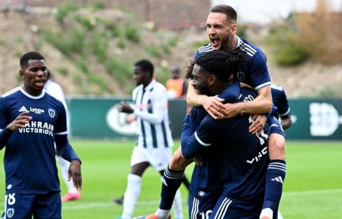 Le Paris FC remporte le derby face au Red Star et prend la tête du championnat