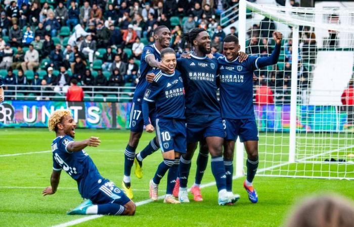 Le Paris FC remporte le derby face au Red Star et prend la tête