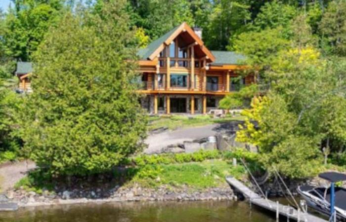 Une maison en rondins vendue pour 6,5 millions $ en Estrie