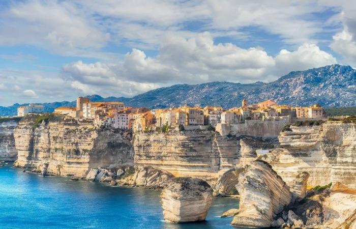 38 photos qui prouvent que la Corse est l’île la plus laide du monde