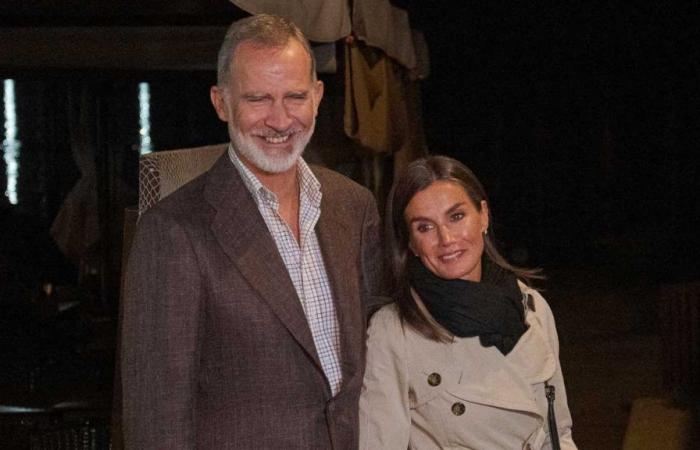 Le roi Felipe et la reine Letizia ont un dîner en tête-à-tête après leurs retrouvailles avec le roi Juan Carlos et la princesse Leonor