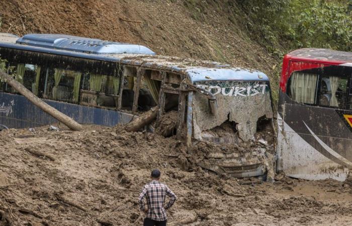 Le bilan des inondations s’élève à 170 morts au Népal