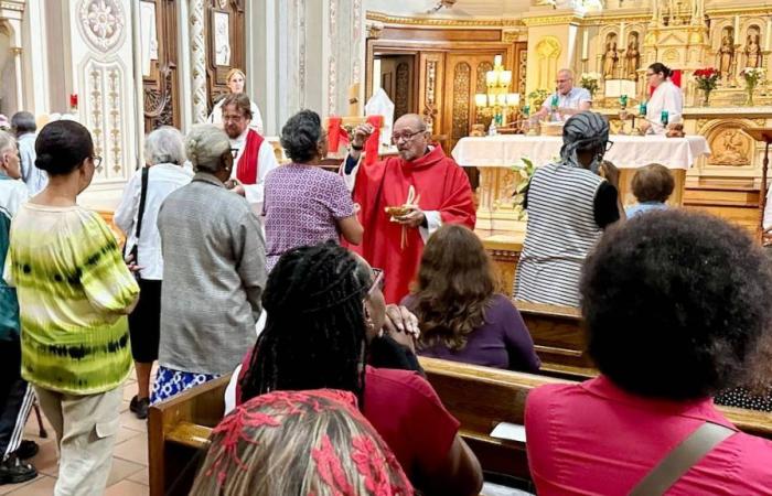 Chapelle pleine pour les morts non réclamés