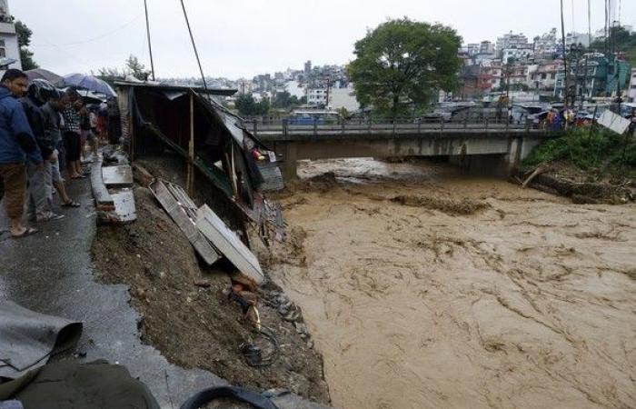 Le bilan des inondations au Népal s’alourdit