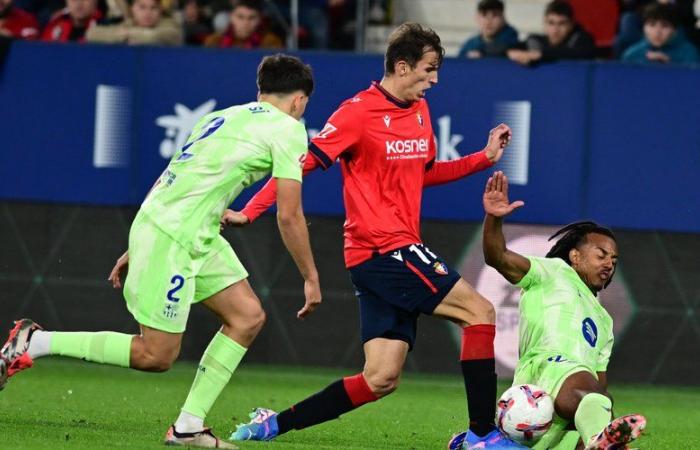 Football – Première défaite en Liga pour le Barça lourdement battu à Pampelune par Osasuna