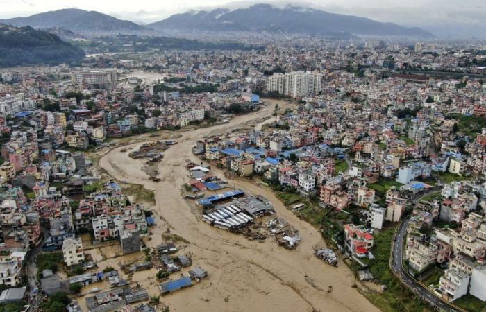 Au Népal, le bilan des pluies torrentielles s’alourdit à 148 morts et 59 disparus