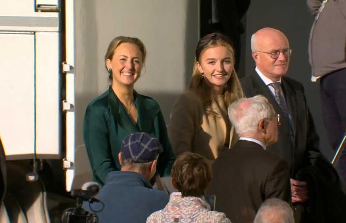 Toute la famille royale belge assiste à la messe célébrée par le pape François en présence de 37.000 personnes