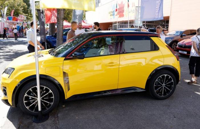 Avant son arrivée en concession, la Renault 5 électrique s’expose à la Foire de Marseille