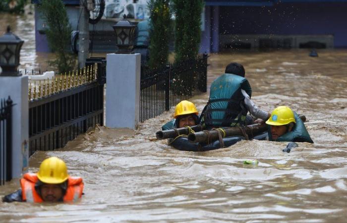 Des pluies torrentielles tuent 100 personnes au Népal