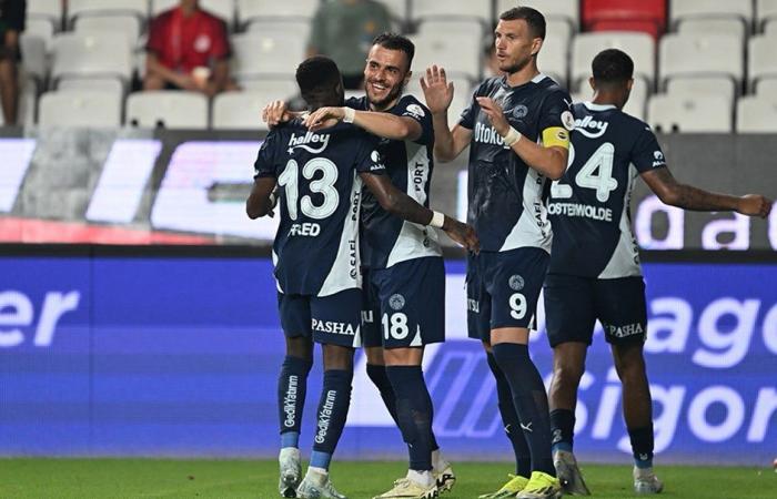 2-0 ! Fenerbahçe marque de gros points contre Antalyaspor ! – LIGABlatt – Le foot en ce moment !