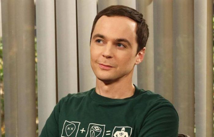 Jim Parsons surprend avec son changement de look et brise la règle d’or de la série (PHOTO)