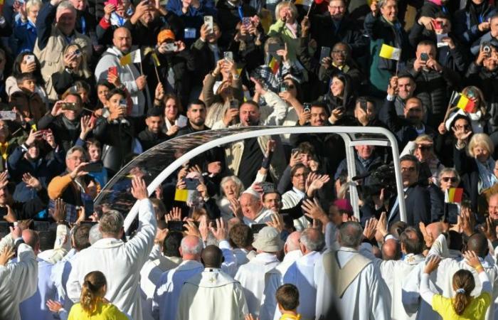 Le pape termine sa visite en Belgique en appelant à ne pas « dissimuler » les violences sexuelles