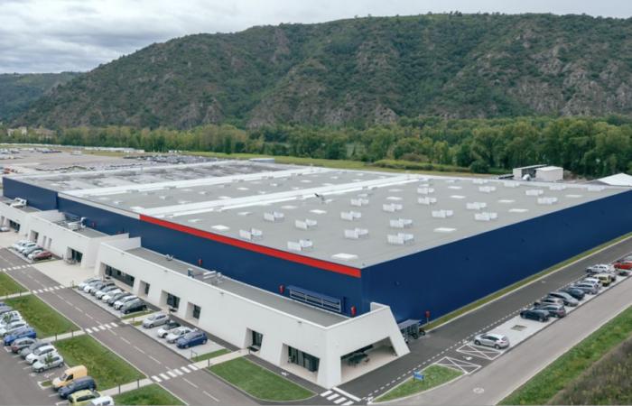 Inauguration d’une usine automobile d’Aixam, à 35 kilomètres au sud de Vienne