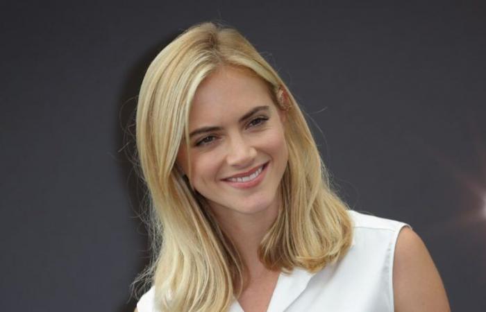 Bientôt maman pour la deuxième fois, Emily Wickersham (Ellie Bishop) s’est mariée (PHOTOS)