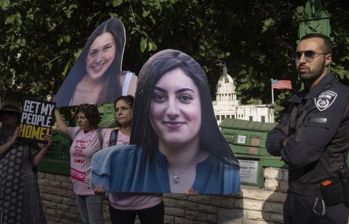 les familles des otages manifestent pour leur libération