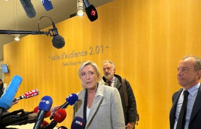 “Nous n’avons violé aucune règle”, assure Marine Le Pen