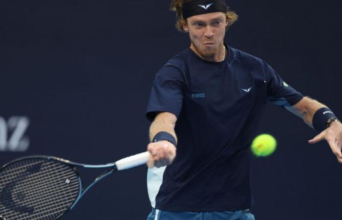 Andrey Rublev domine Alejandro Davidovich Fokina (6-4, 7-5) pour compléter le tableau des quarts de finale