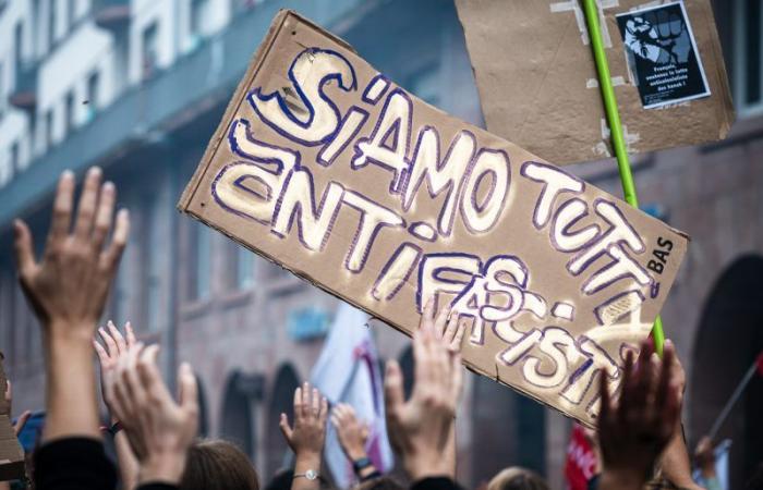 2000 personnes ont manifesté au nom de « l’urgence sociale »