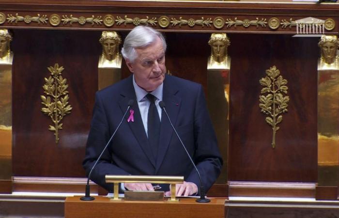 Michel Barnier conclut son discours en appelant à « prendre soin » de la République et à surmonter les « divisions » et les « querelles »