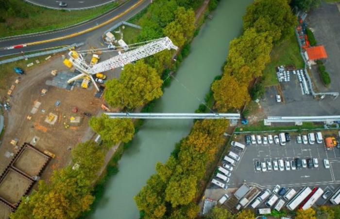 Installation d’un convoyeur près du canal du Puits