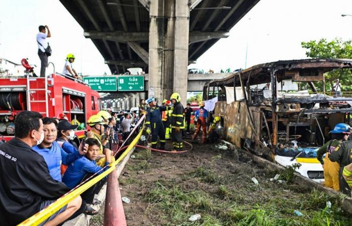 Plusieurs morts dans l’incendie d’un bus scolaire près de Bangkok