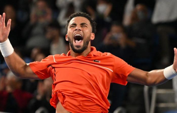 Arthur Sacred Son en sauvant une balle de match face à Ugo Humbert