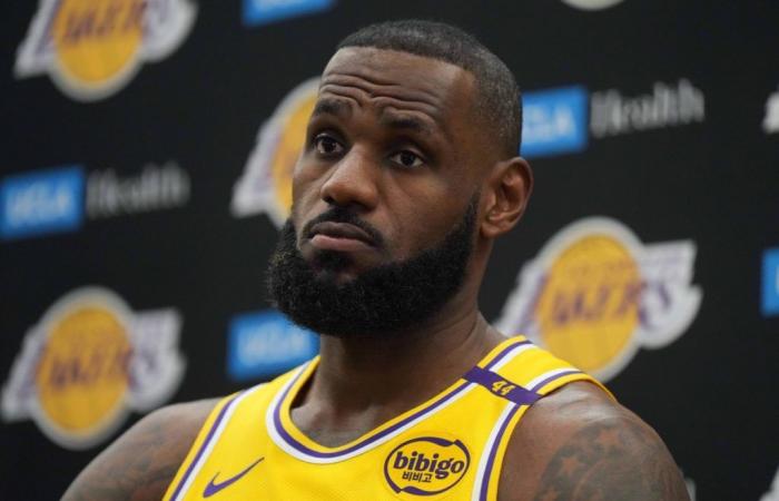 La réaction surprenante de LeBron James lorsqu’un journaliste lui annonce qu’il est le joueur le plus âgé de la saison (vidéo)