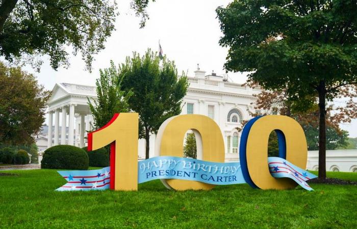 Jimmy Carter fête ses 100 ans en famille, avec du poulet grillé