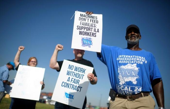 près de 40 ports bloqués par une grève des dockers à un mois de l’élection présidentielle