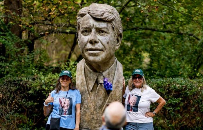 Jimmy Carter fête ses 100 ans en famille, avec du poulet grillé