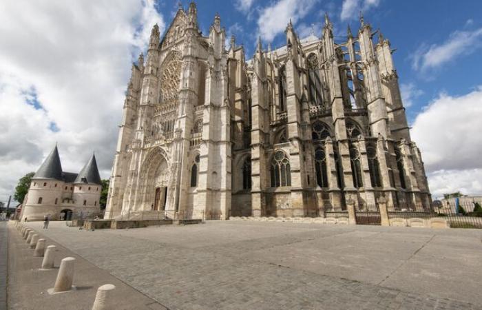 Un incendie se déclare dans les combles de la cathédrale de Beauvais