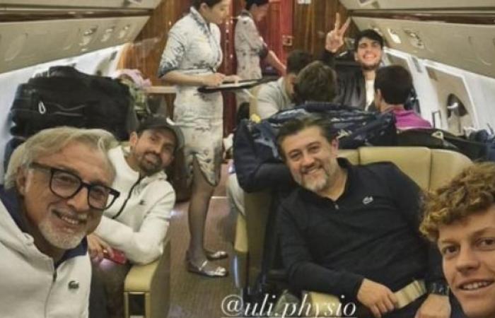 après leur finale épique à Pékin, Alcaraz et Sinner prennent le même avion pour Shanghai