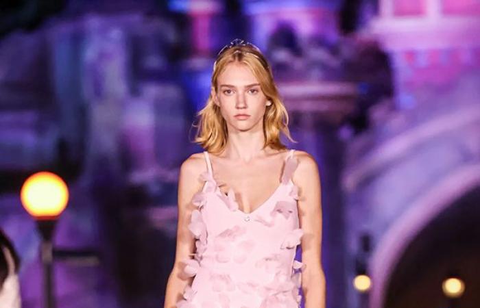 Coperni clôture la Fashion Week de Paris avec un défilé à Disneyland