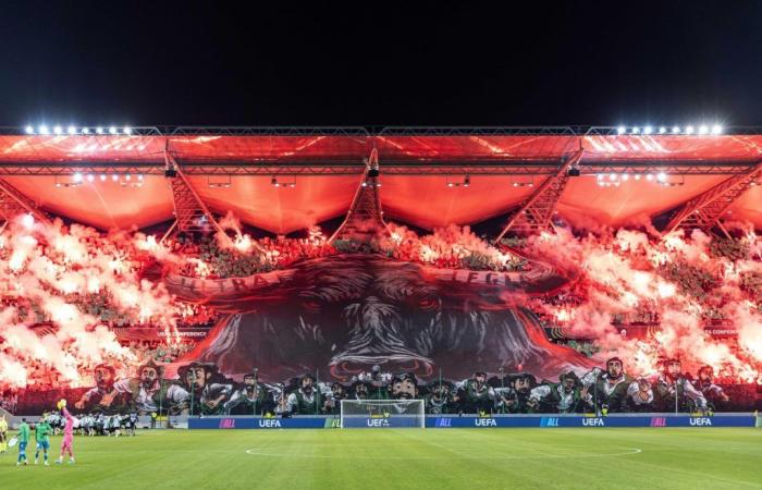 Le rival a apprécié ! Un geste clair du gardien du Real Betis envers les supporters du Legia Warszawa